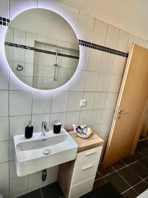 Moderne Ruhige Wohnung Bochum Angebunden Bagian luar foto